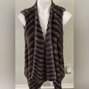 Women’s G by Giuliana Faux Fur Vest Size M